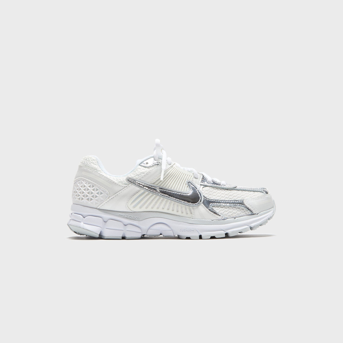 Nike WMNS Zoom Vomero 5 - Metallic White / Metallic Silver / Summit White